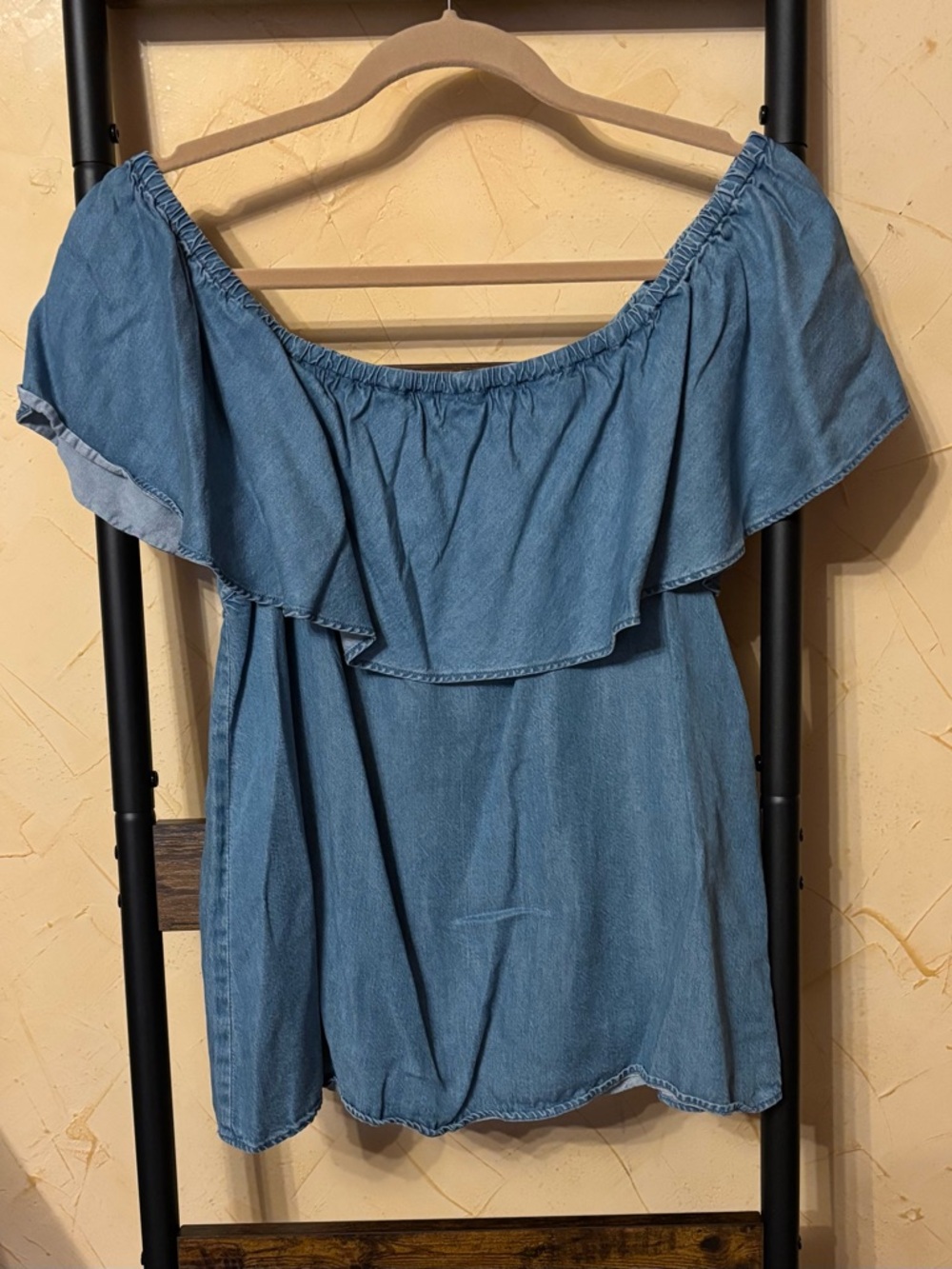 7 For All Mankind Size S Light Blue Off-Shoulder Ruffle Tunic